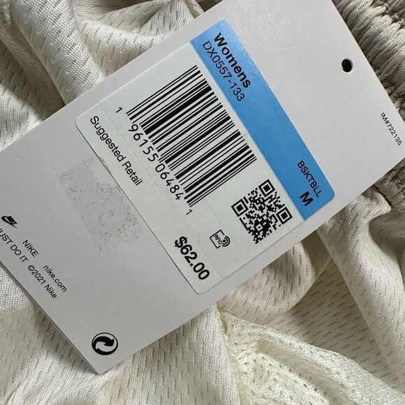 NWT NIKE Fly Women’s Standard Fit Dri Fit Basketball 9” Shorts Cream Chevron - M - Picture 5 of 9